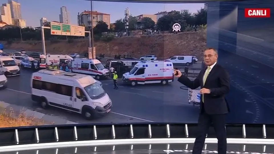 Ümraniye’de servis otobüsü devrildi!