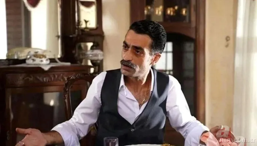 'Bilesin' repliği herkesin dilinde! Yalı Çapkını'nın Kazım'ı meğer o dizide de oynamış! Diren Polatoğulları tam 20 yıl önce... 5