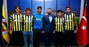 Fenerbahçe 5 gence imza attırdı