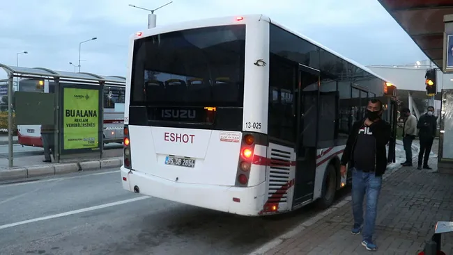 İzmir’de HES kodu göstermeyen yolcu belediye otobüsünde dehşeti yaşattı - 1