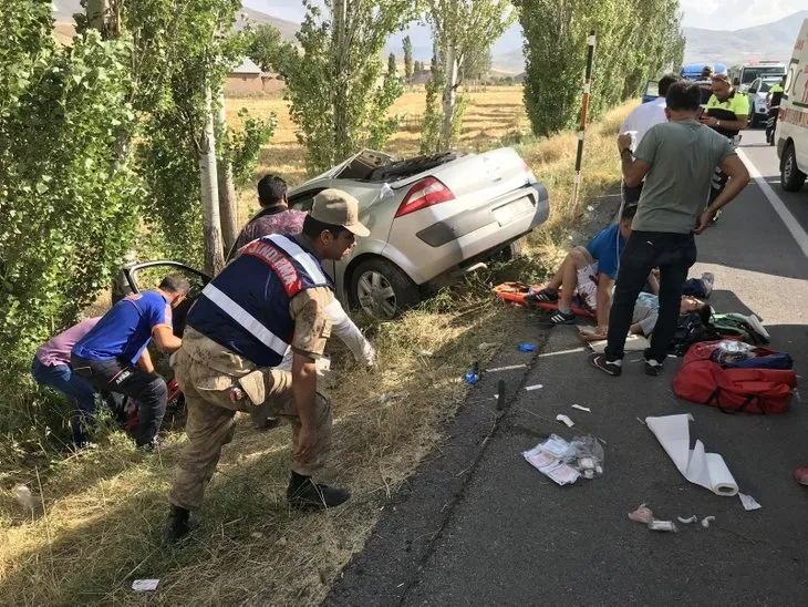 Erzincan’da otomobil şarampole devrildi