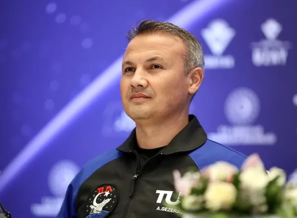1682849849329.jpeg Türkiye'nin ilk uzay yolcuları Alper Gezeravcı ve Tuva Cihangir Atasever oldu! 36 bin kişi arasından seçildiler - 3