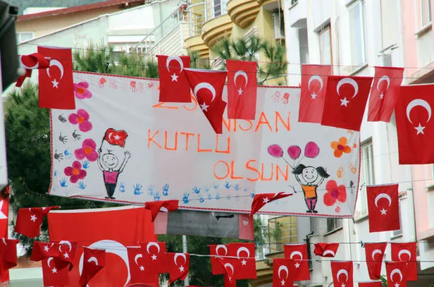 22 Nisan okullar tatil mi? 22 Nisan Cuma yarım gün mü olacak? 23 Nisan resmi tatili ne zaman başlıyor?