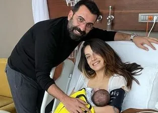 Emre Karayel baba oldu! Oğlu Can ile ilk fotoğraf geldi