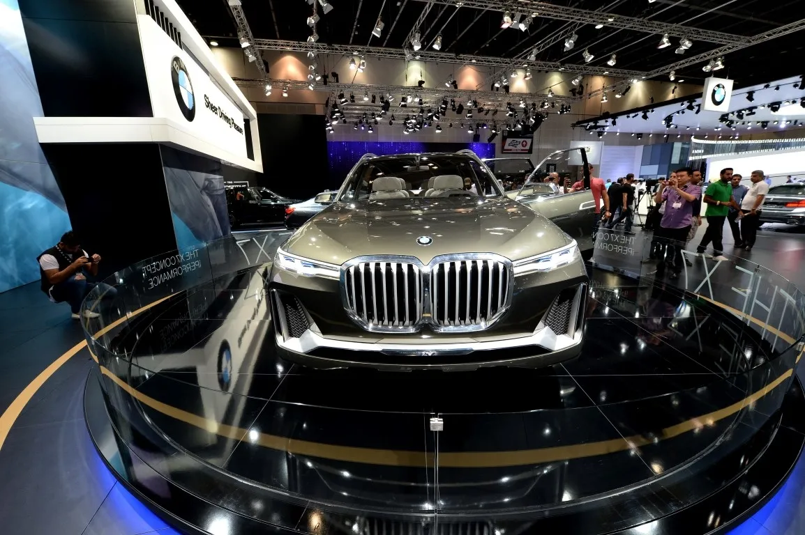 Автосалона в дубае Автосалона в дубае