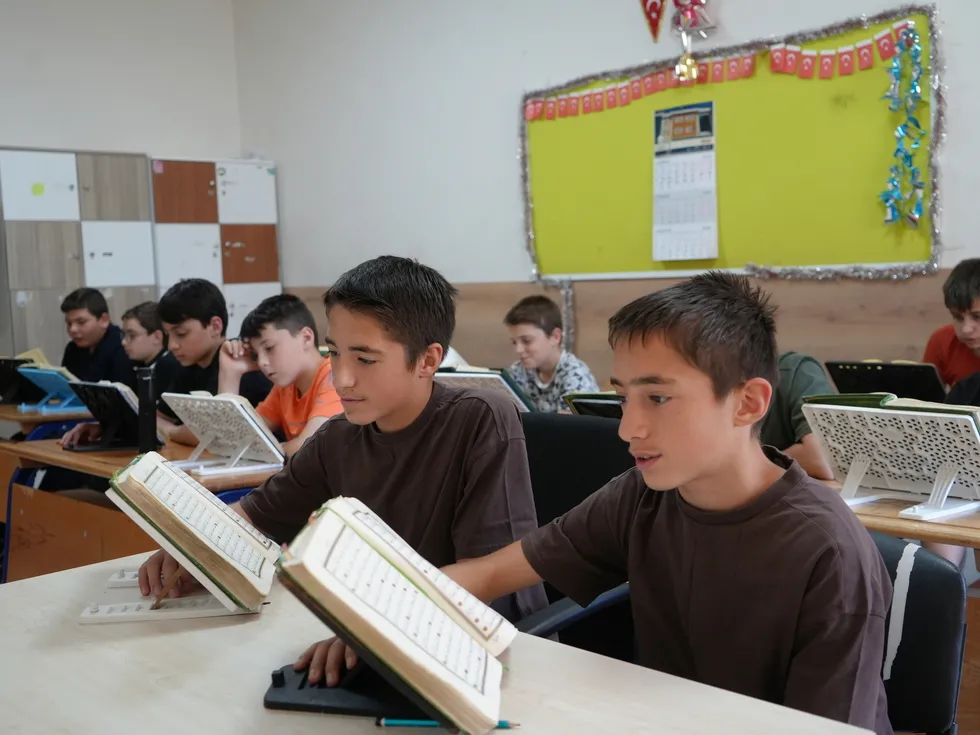 13 yaşındaki ikiz kardeşler aynı yolda yürüdü! Kur'an-ı Kerim'i birlikte ezberleyerek hafız oldu - 3