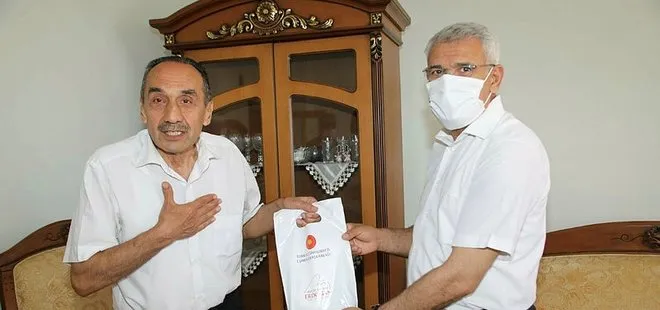 Başkan Erdoğan’ın emanetini belediye başkanı teslim etti! Yaşlı çift: Allah başımızdan eksik etmesin