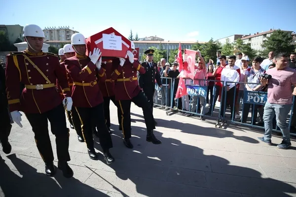 Şehit Uzman Çavuş Baran son yolculuğuna uğurlandı
