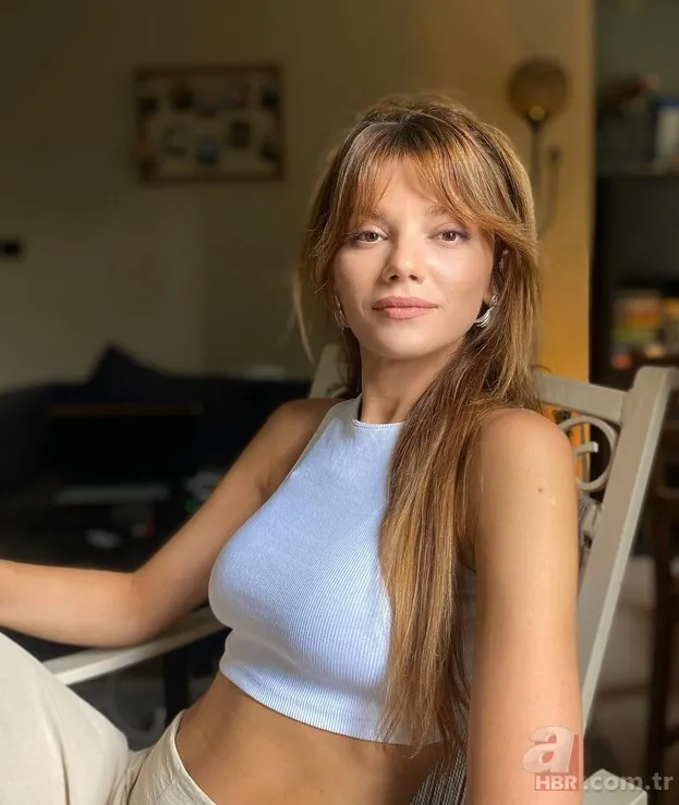 Herkes ikizi sanıyor! Uzak Şehir'in Alya'sı Sinem Ünsal'ın kardeşine bakın 9