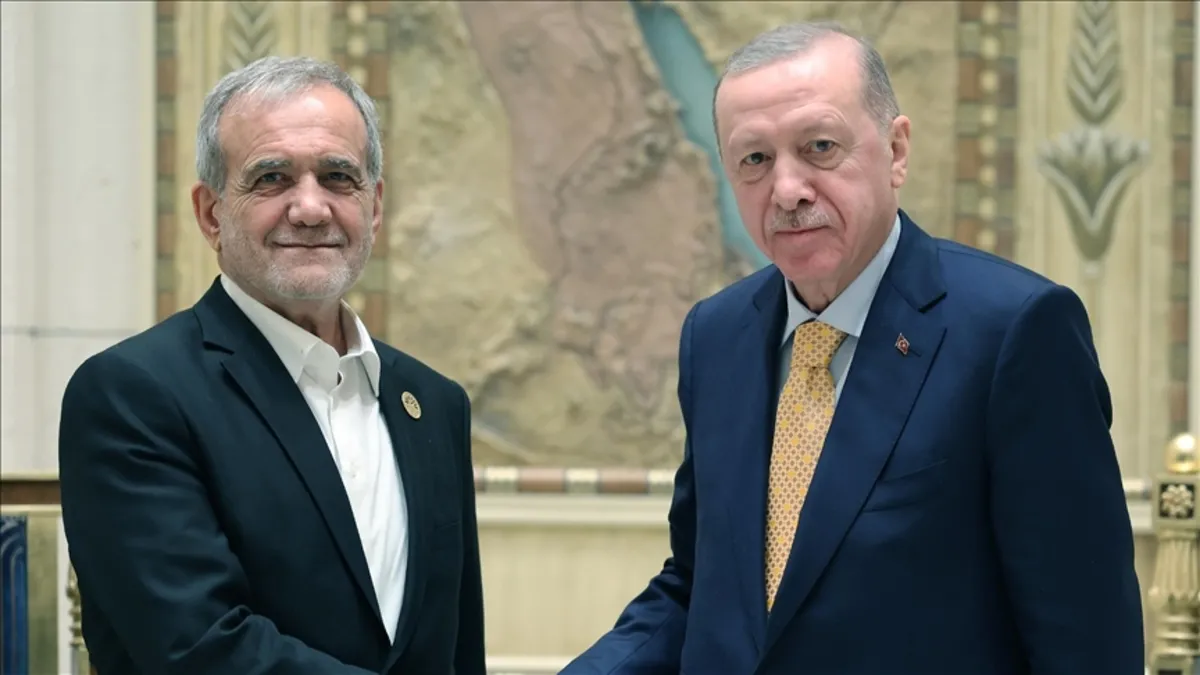Başkan Erdoğan İran Cumhurbaşkanı Pezeşkiyan ile görüştü