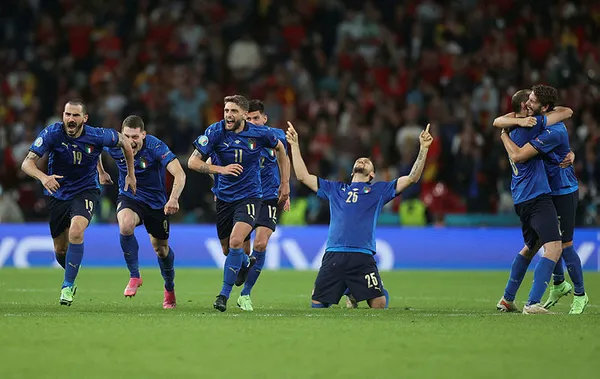 italya-ispanya-maci-hangi-kanalda-uefa-uluslar-ligi-italya-ispanya-maci-saat-kacta-oynanacak-1633526104289.jpg İtalya İspanya maçı hangi kanalda? UEFA Uluslar Ligi İtalya İspanya maçı saat kaçta oynanacak? - 3