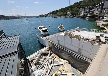 İstanbul Boğazı'ndaki kaçak yapılar yıkıldı