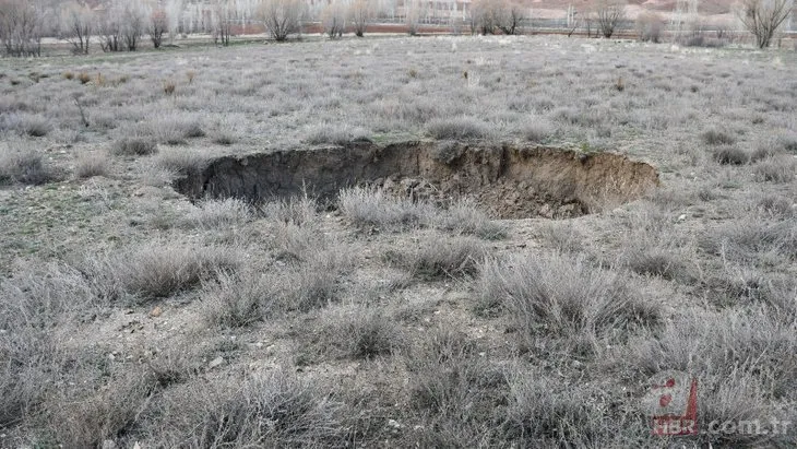 Sivas'ta ürküten görüntü! Asrın felaketinin ardından oluştu: Derinliği 5 metre