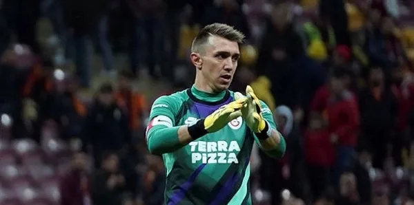 Fernando Muslera Beşiktaş derbisinde oynayacak mı?