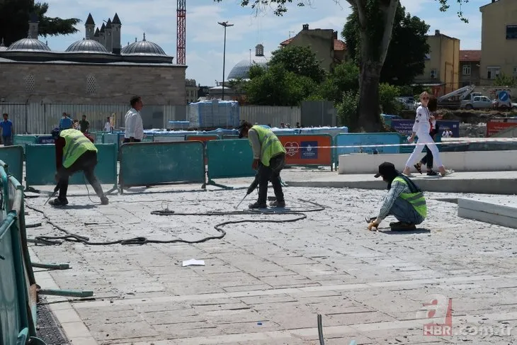 Beyazıt Meydanı’nı yapboz tahtasına döndü! Esnaf ve vatandaşlardan CHP’li İBB’ye tepki: Buraları perişan ettiler