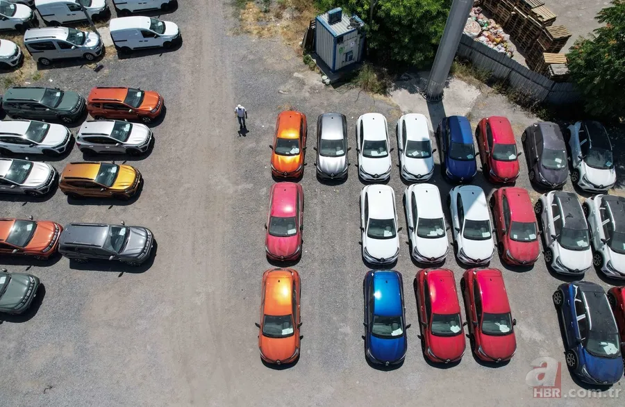 İstanbul'da sıfır otomobil sorunu yaşanırken çileden çıkaran görüntüler! Stok araçlar böyle bekletiliyor 2