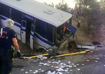 Manisa'da kaza: 17 yaralı