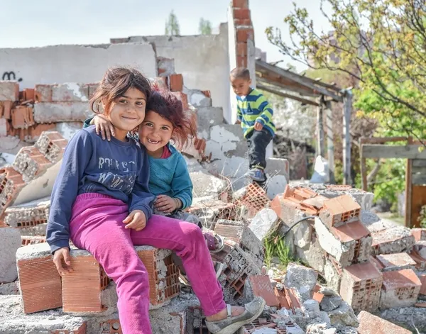 'Evleri yıktırmayız' diyen Dikmenliler kendi evlerini yıkmaya başladı - 2