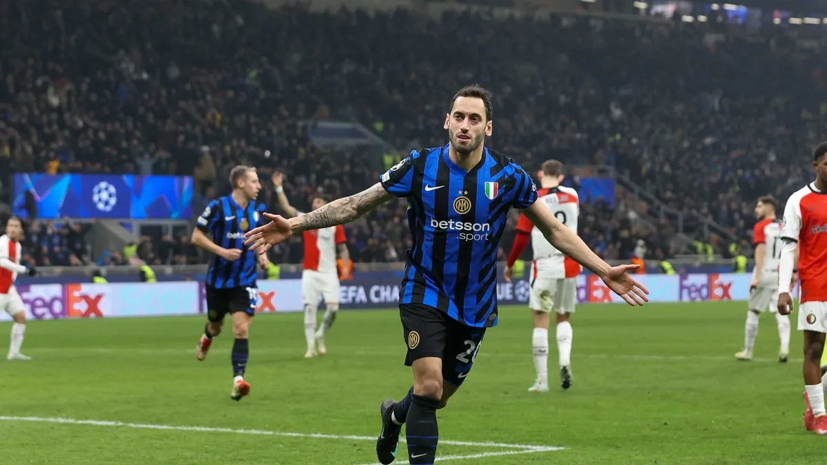 Hakan Çalhanoğlu'nun geleceği belli oldu: Inter'de mutluyum