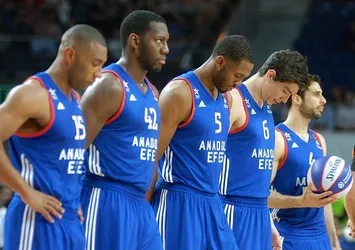 Anadolu Efes deplasmanda avantaj arıyor