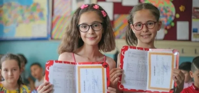 İstanbul Valiliği son dakika: İstanbul’da yarın okullar tatil mi? İstanbul’da karneler yarın verilmeyecek mi? Yarıyıl tatili...