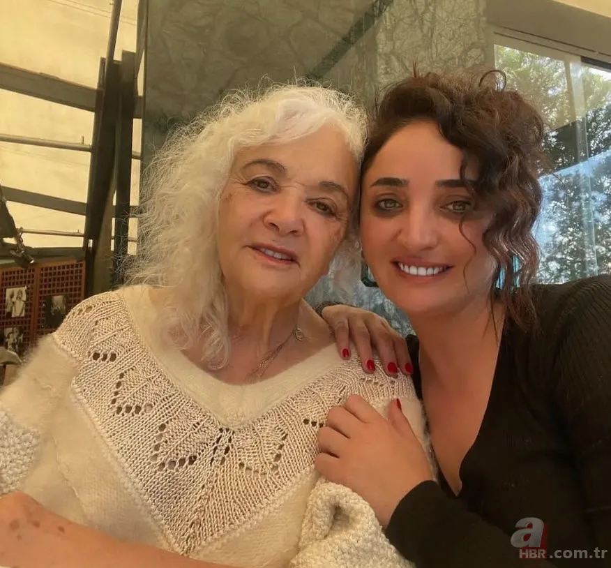 Çocuklar Duymasın’ın Duygu’su Ayşecan Tatari fotoğrafına gelen yorumlar sonrası isyan etti! “Bu bir virüs...” 19