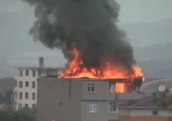 Son dakika: Tuzla'da bina yangını!