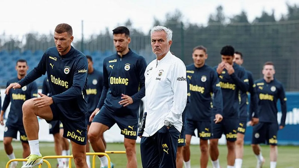 Jose Mourinho'lu Fenerbahçe ilk sınavında! Fenerbahçe - Petrolul Ploiesti maçı CANLI anlatım