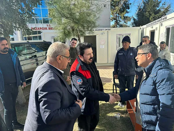 1677047433501.jpg Ağrı Belediye Başkanı Savcı Sayan Kahramanmaraş'ta! Devletin gücünü her yerde hissedebilirsiniz - 2