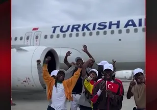 UGANDALILARDAN MİLLİ TAKIMIMIZA DESTEK