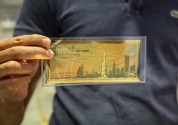 Dubai'de 24 ayar altından banknot basıldı!