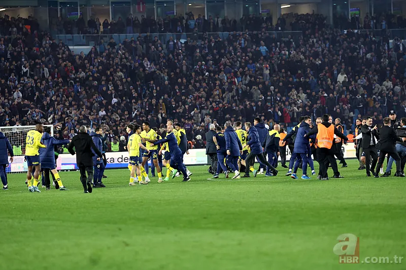 Akyazı'da olay var! Maç sonu sahaya giren taraftarlar Fenerbahçeli futbolcular ile kavga etti | Soruşturma başlatıldı 20