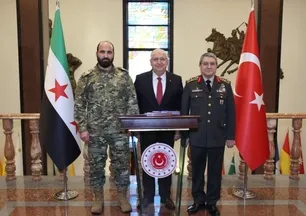 Bakan Güler Suriye Genelkurmay Başkanı Na'san'ı kabul etti
