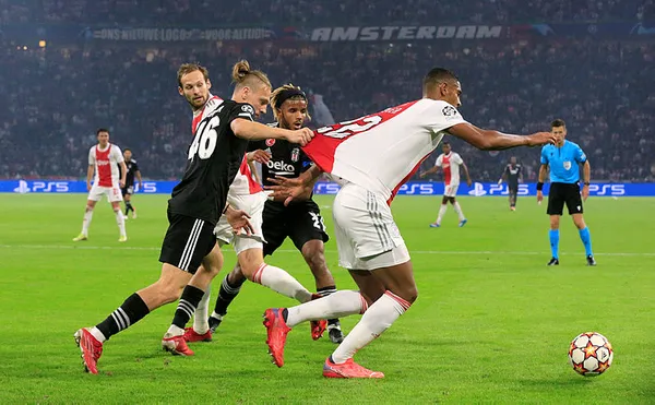 Ajax: 2 - Beşiktaş: 0 MAÇ SONUCU | Eksik Beşiktaş, Hollanda’da mağlup