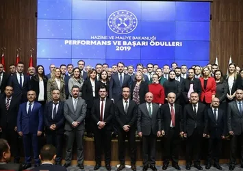 Son dakika: Hazine ve Maliye Bakanı Berat Albayrak "Performans ve Başarı Ödülleri" mesajı