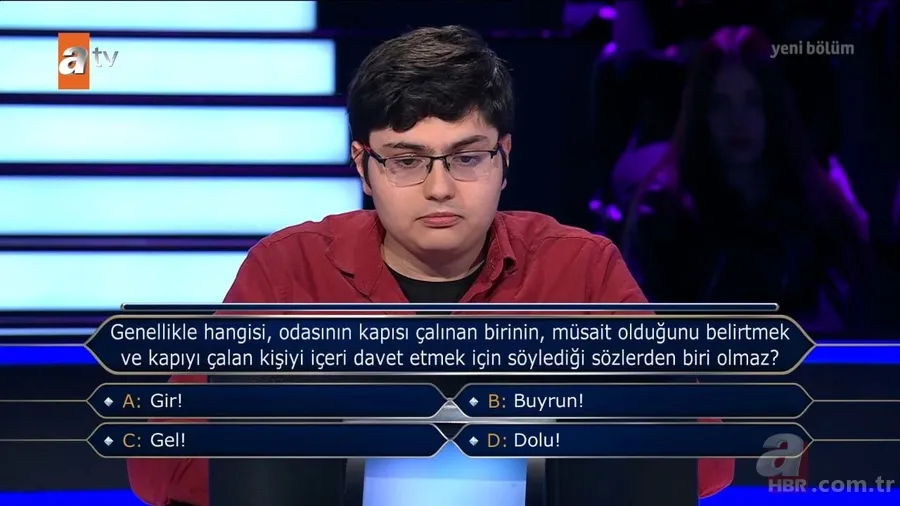 Milyoner'de ilginç anlar! Genç yarışmacı tarih sorusunda şoku yaşadı | Ödül çekini almadan gidiyordu... 9