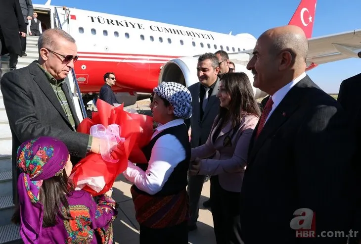 Mardin’de Başkan Erdoğan coşkusu! Toplu açılış töreninde 6’lı masaya pankartlı gönderme