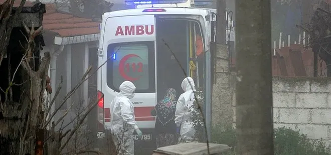 Çanakkale’de karantinaya alınan Maltepe Köyü’nde, yaşlı kadın hastaneye kaldırıldı