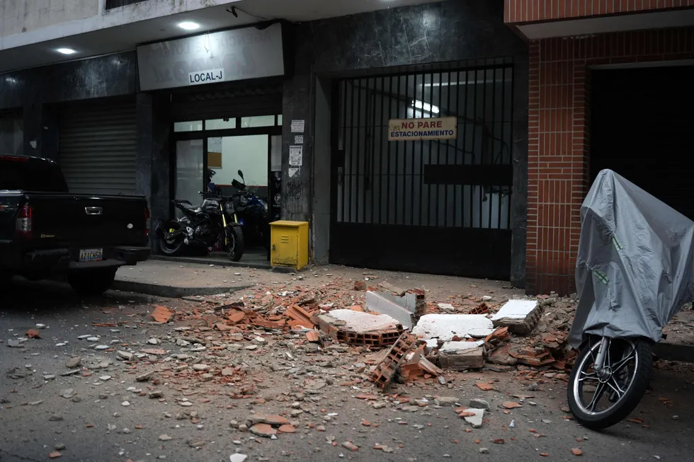 venezuelada-71-buyuklugunde-deprem-meydana-geldi-1782341421349.jpg Venezuela'da 7,1 Japonya'da 6,9 büyüklüğünde deprem! Enkaz altında kalanlar var - 1