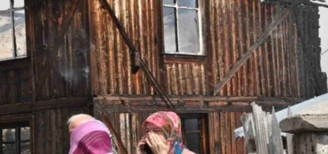 Bolu  Alev alev yanan 3 ev ve 1 samanlık 5 saatlik çalışmanın ardından söndürüldü