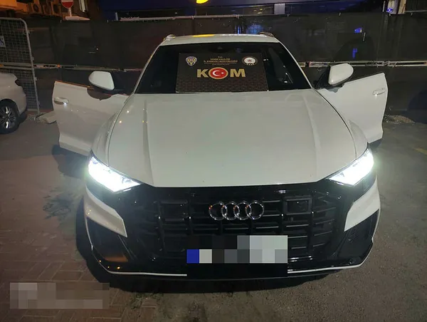İzmir'de 2 milyon TL'lik "gümrük kaçağı" AUDI marka otomobil ele geçirildi - 2