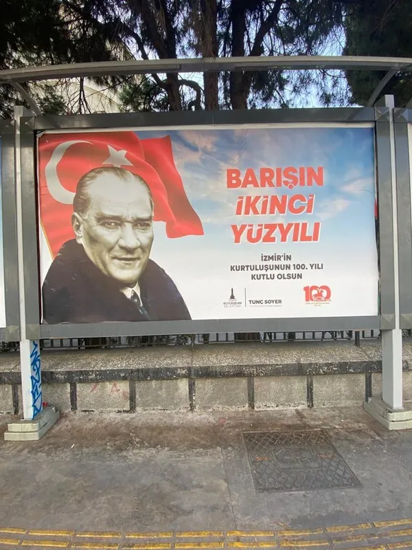 iyi-parti-ile-chp-arasinda-izmir-kavgasi-tunc-soyerin-reklamlari-ittifak-ortaklarini-cildirtti-1661097107644.jpeg İYİ Parti ile CHP arasında 'İzmir' kavgası: Tunç Soyer'in reklamları ittifak ortaklarını çıldırttı! - 2