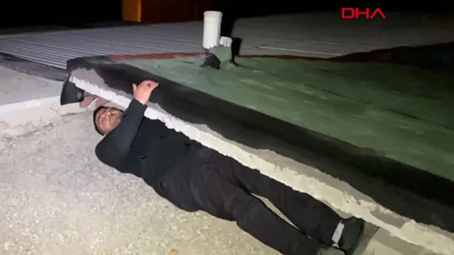 Konya'da kısıtlamayı ihlal edip eğlence merkezine gidenler polisi görünce nereye saklanacaklarını şaşırdılar - 3