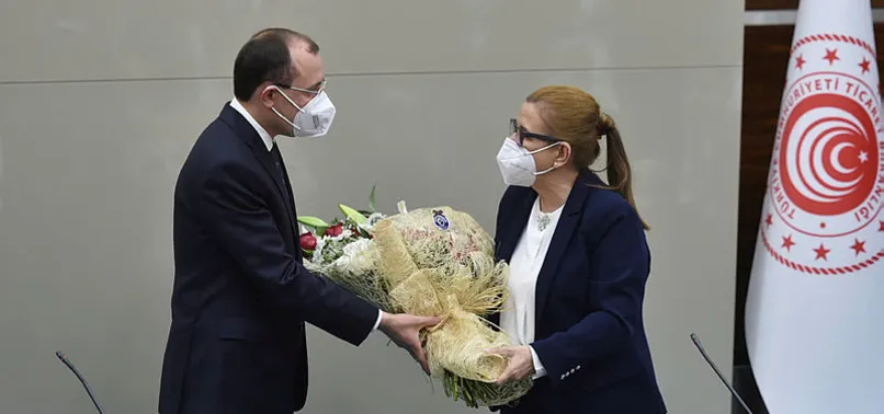 Ticaret Bakanı Mehmet Muş görevi Ruhsar Pekcan'dan devraldı