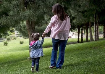 Uzmanından uyarı: "Çocukları yanlış giyindirerek hasta etmeyin"
