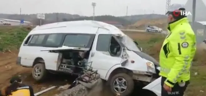 Amasya’da tarım işçilerinin olduğu minibüs devrildi: Çok sayıda yaralı var
