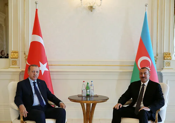 son-dakika-baskan-erdogan-ile-aliyev-telefonda-gorustu-1651498510750.jpg Son dakika: Başkan Erdoğan ile Aliyev telefonda görüştü - 2