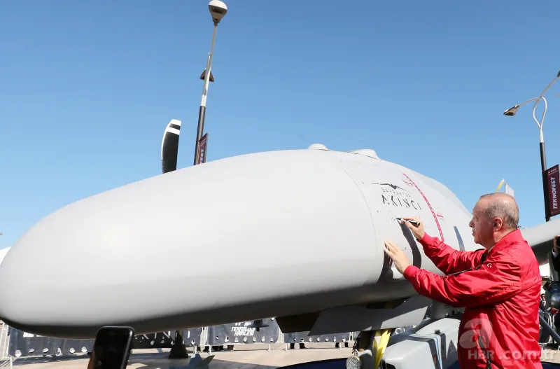 Akıncı'ya Erdoğan imzası! Bakü semalarında hilal ve yıldız! Teknofest'te nefesleri kesen gösteri 4