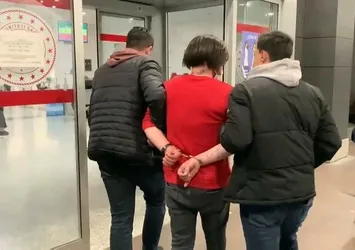 Polisin dur ihtarına uymayan sürücü 5 araca çarptı