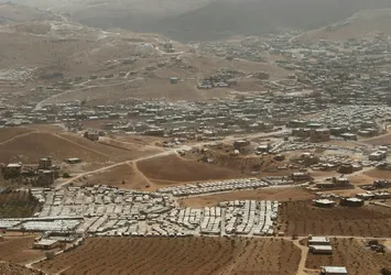 Lübnan'da 5 canlı bomba askerlere saldırdı
